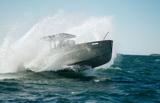 Motorboat xShore Elex800 250hp
