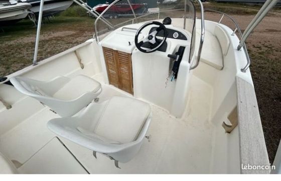 Motorboat Jeanneau Cap camarat 625 140hp