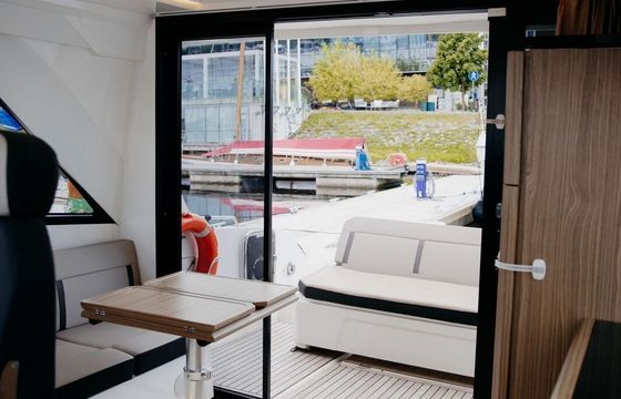 Motorboat Jeanneau Leader 36 600hp