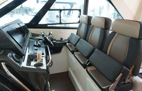 Motorboat Jeanneau Leader 36 600hp