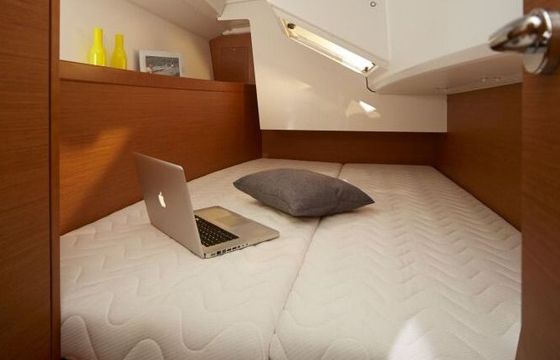 Sailboat Jeanneau Llampuga Sun Odessey 349 Limited Edition 10.4m