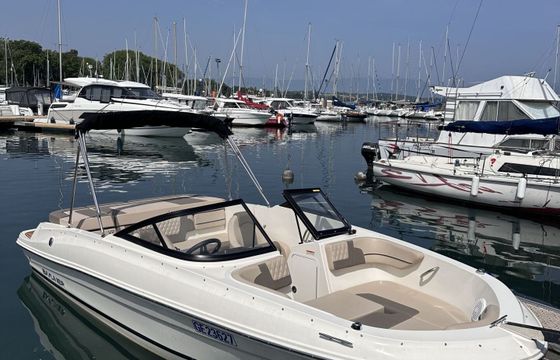 Motorboat Bayliner Vr4 200hp