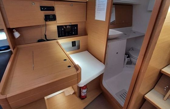 Sailboat Dufour Dufour 360 Grand Large 2.20 draft 10.99m