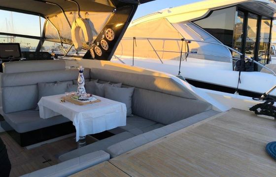 Motor yacht Pershing GRP 742hp