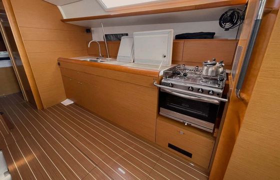 Sailboat Jeanneau Sun Odyssey 469 14.05m