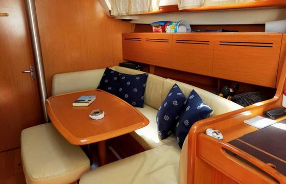 Sailboat Beneteau Cyclades 39.3 12m
