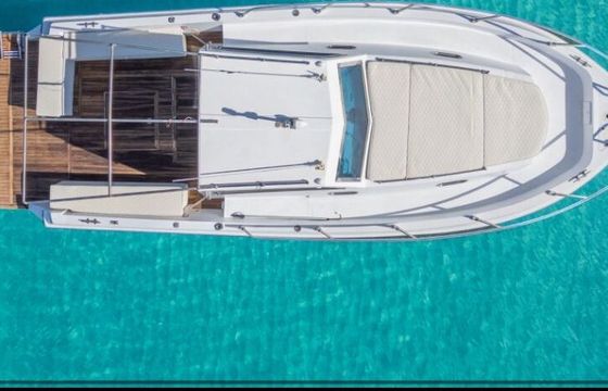 Motorboat Rent boat Cefalu’ Bimax 10.30 300hp