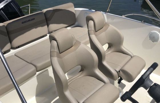 Motorboat Quicksilver 675 Open 150hp