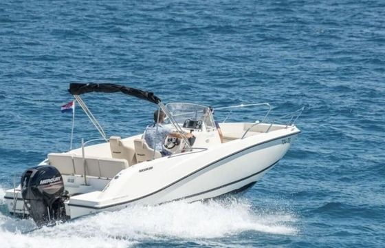 Motorboat Quicksilver 675 Open 150hp