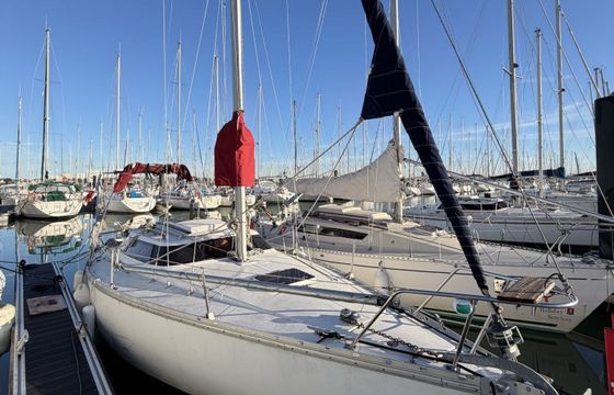 Sailboat Jeanneau Fantasia 8.2m
