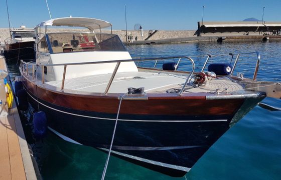 Motorboat Apreamare 9 Semi-cabin 500hp