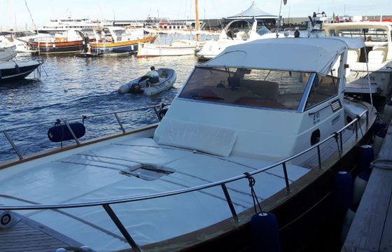 Motorboat Apreamare 9 Semi-cabin 500hp