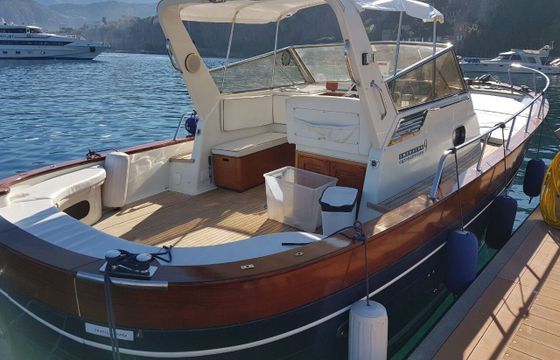 Motorboat Apreamare 9 Semi-cabin 500hp