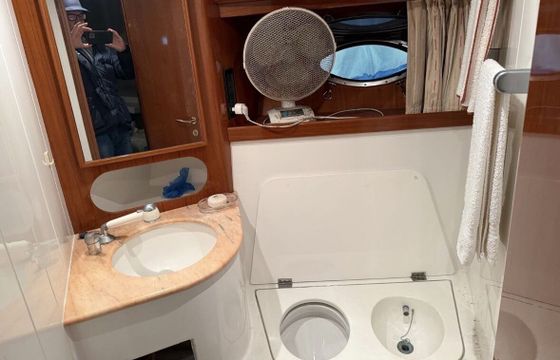 Motorboat UNIESSE MARINE 42 FLY 900hp
