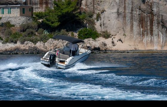 Motorboat Quicksilver 605 activ open 150hp