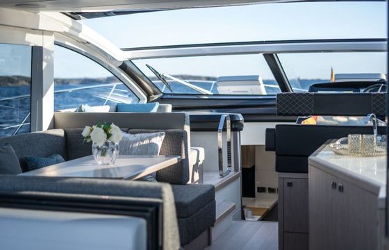 Motor yacht Sunseeker 50 Predator 1200hp