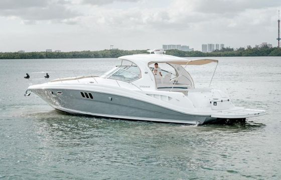 Motorboat Sea Ray Sundancer 500hp