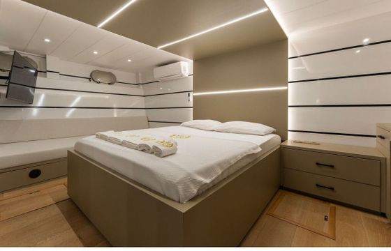 Motor yacht 2020 costome made