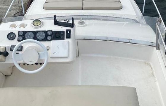 Motorboat Intermarine Oceanic 36