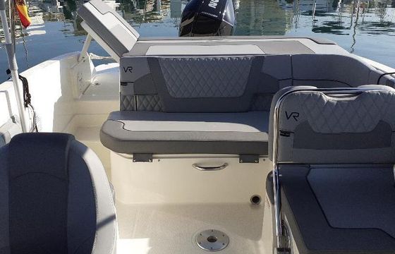 Motorboat BAYLINER VR6 200hp