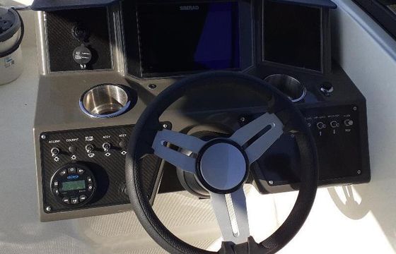 Motorboat BAYLINER VR6 200hp