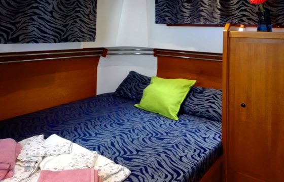 Houseboat Tip Top