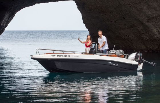 Motorboat Nireus Nireus Black – 490 Comfort 40hp