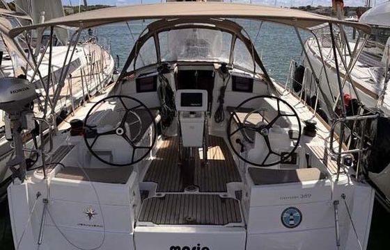 Sailboat Jeanneau Sun Odyssey 389 11.34m