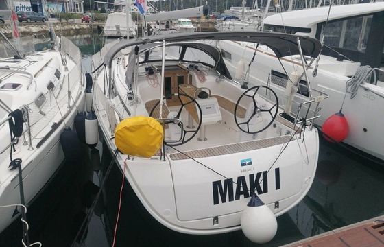 Sailboat Bavaria Cruiser 34 9.99m