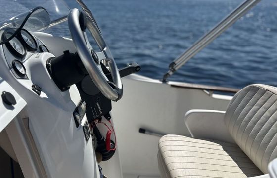 Motorboat Beneteau Flyer 6.50 150hp