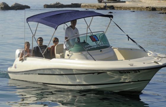 Motorboat Jeanneau Cap Camarat 715 200hp