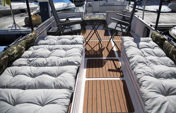 Motorboat Landing Cat Tambito 01 15hp
