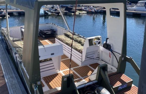 Motorboat Landing Cat Tambito 01 15hp
