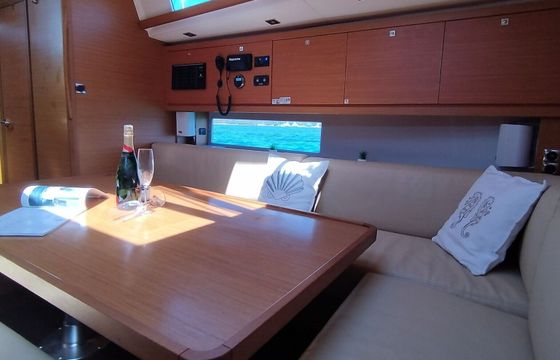 Sailboat Dufour 470 14.9m