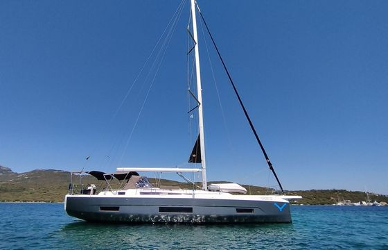 Sailboat Dufour 470 14.9m