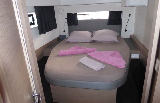 Catamaran Fountaine Pajot ASTREA 42 12.6m