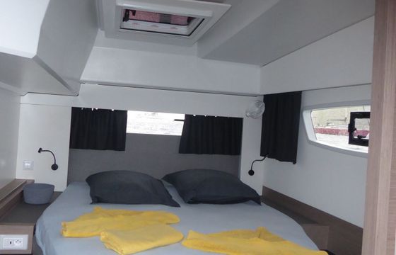 Catamaran Fountaine Pajot ASTREA 42 12.6m