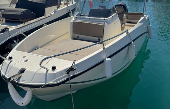 Motorboat Quicksilver Activ 555 Open 115hp