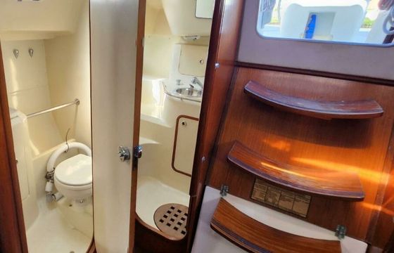 Sailboat Beneteau Oceanis 370 10.6m