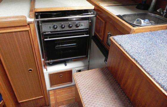 Sailboat Beneteau Oceanis 311 9.85m