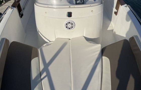 Motorboat Jeanneau Cap Camarat 6.25 150hp