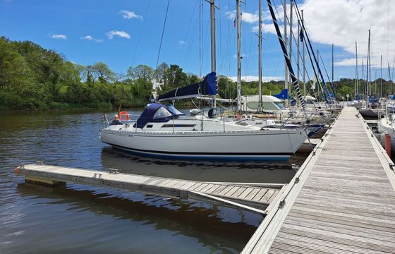 Sailboat Beneteau First 325 9.9m