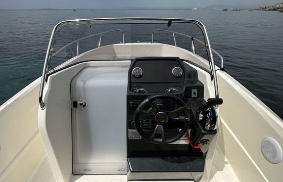 Motorboat Quicksilver Active 675 Open 150hp