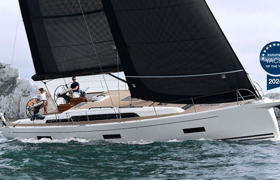Sailboat Beneteau First 18m