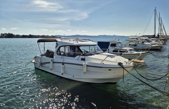 Motorboat Beneteau Antares 8 300hp