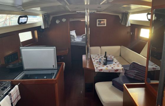 Sailboat Beneteau Oceanis 41 12.43m