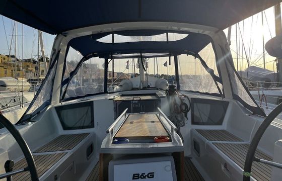 Sailboat Beneteau Oceanis 41 12.43m