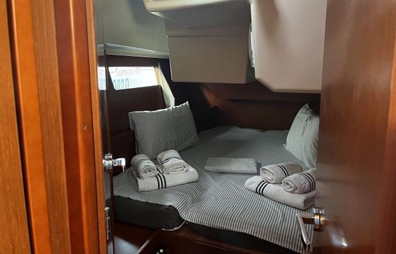 Sailboat Beneteau Oceanis 41 12.43m