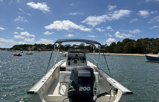 Motorboat Boston Whaler Outrage 22 225hp