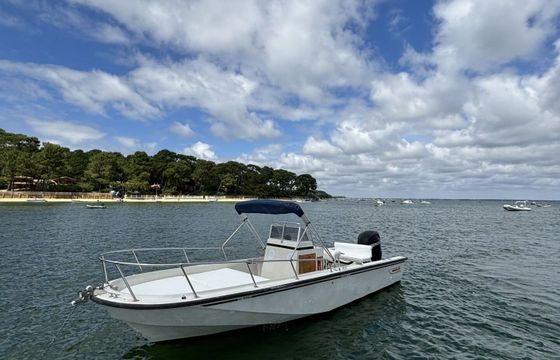 Motorboat Boston Whaler Outrage 22 225hp
